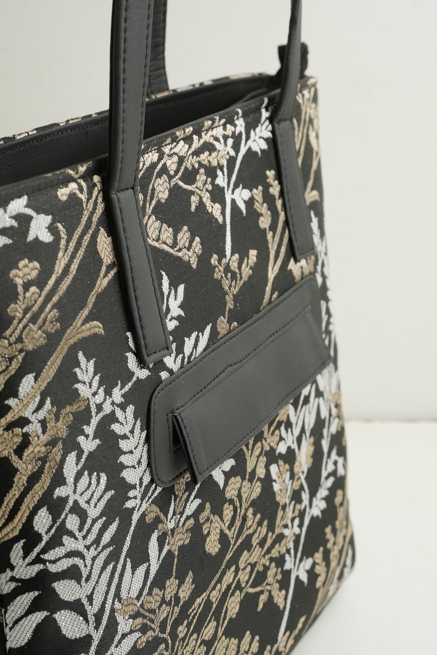 Black Floral Embroidered Tote Bag – Elegant Casual Handbag